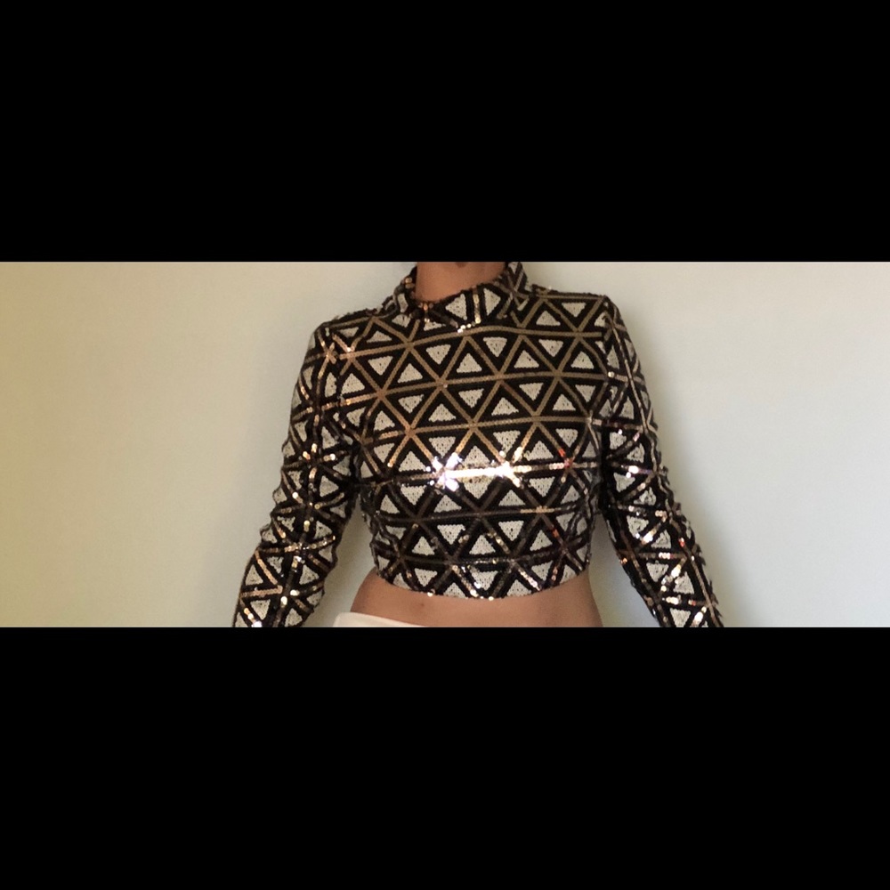 Sequins long sleeve crop top